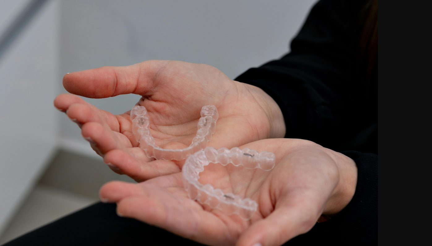 How Does Invisalign Fix Crooked Teeth?